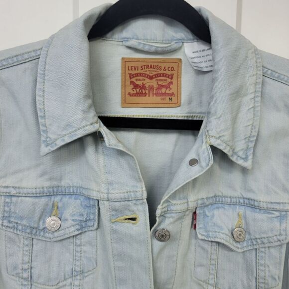 Levis trucker light wash jacket, medium - Picture 3 of 7